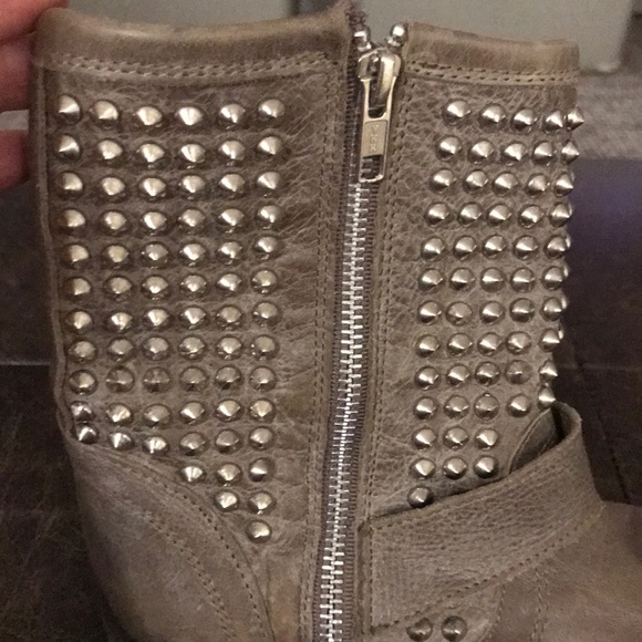 Boots - Picture 4 of 4